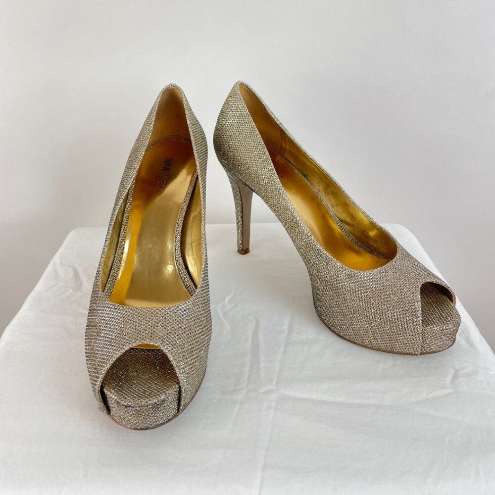 Gold Pumps